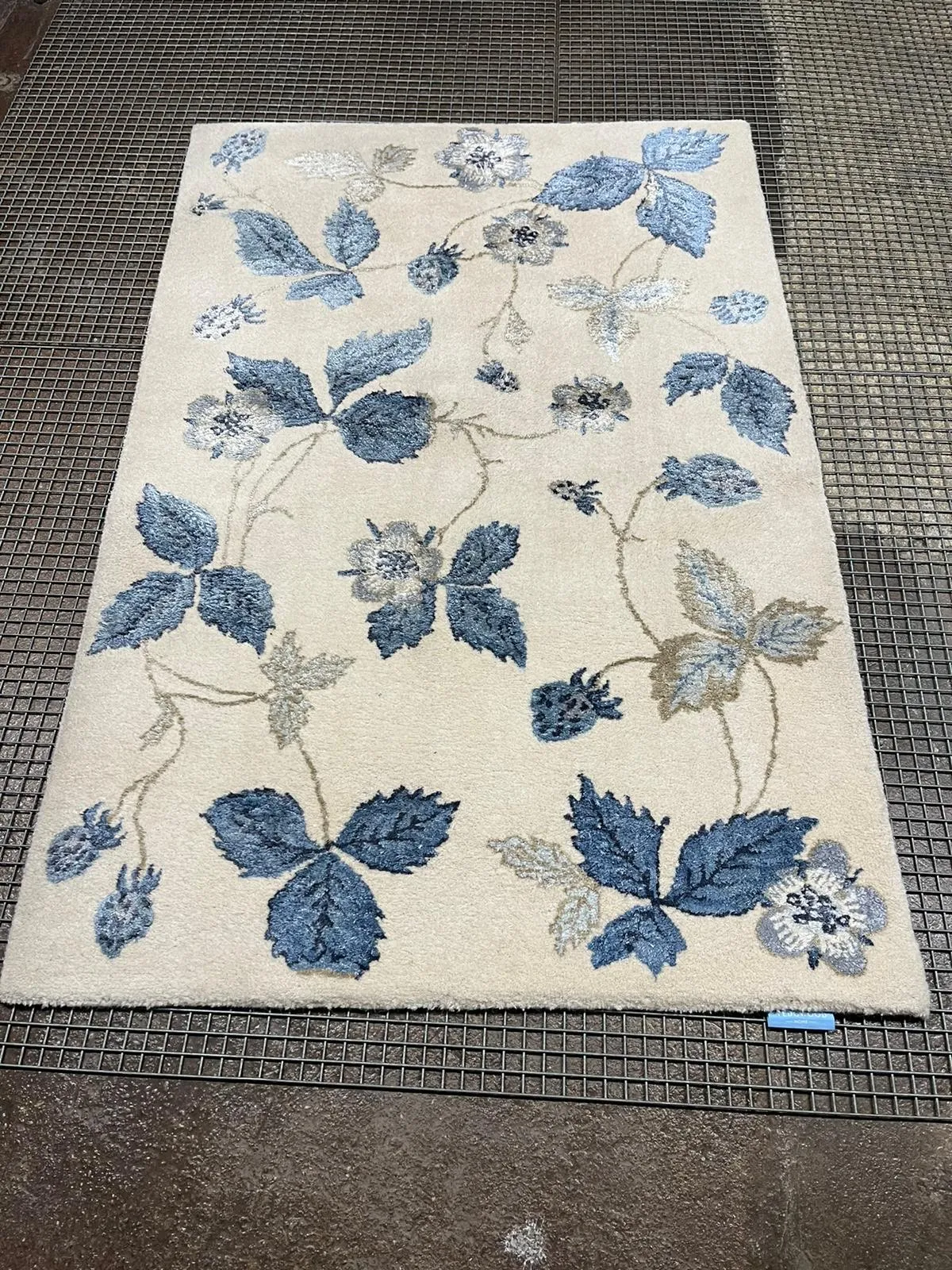 Machine-made viscose rug after deep cleaning